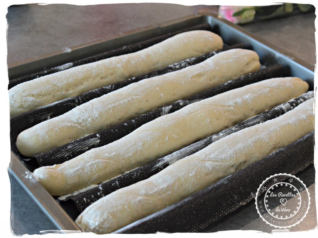 BIENVENUE CHEZ VERO - Voici la recette hyper facile et inratable pour réaliser les fameuses baguettes croustillantes prête en 1h00 