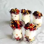 BIENVENUE CHEZ VERO Verrines aux fruits rouges pistache