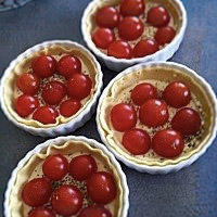 4 Mini pizzas aux tomates cerises (pizzettes apéro) version avant cuisson