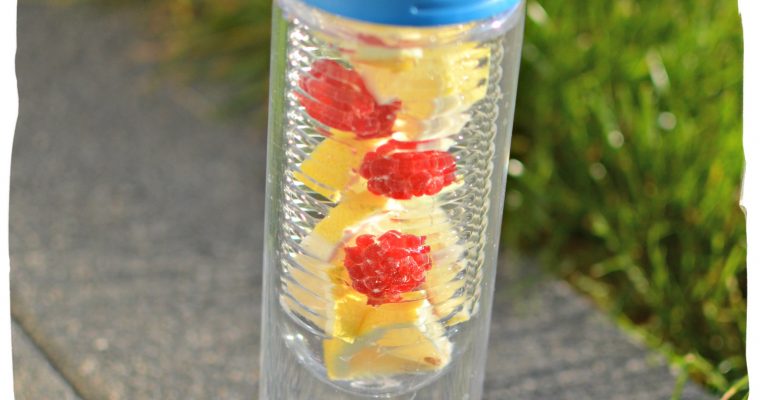 Comment faire un detox water framboise et citron