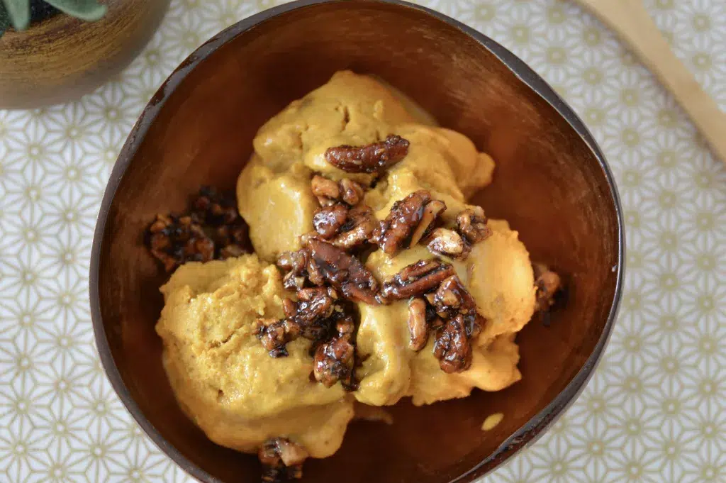 Nicecream Banane curcuma tonka Bienvenue chez vero - Retrouvez tous les bienfaits du curcuma dans cette recette glacée