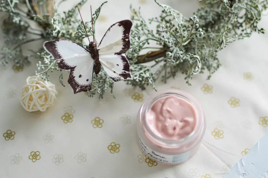 Comment réaliser une crème de jour pour peaux sensibles