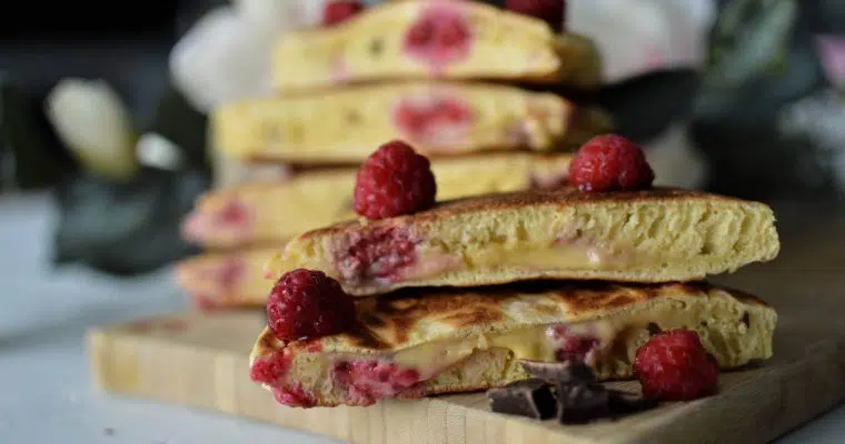 Comment faire des pancakes géants fourrés framboises chocolat