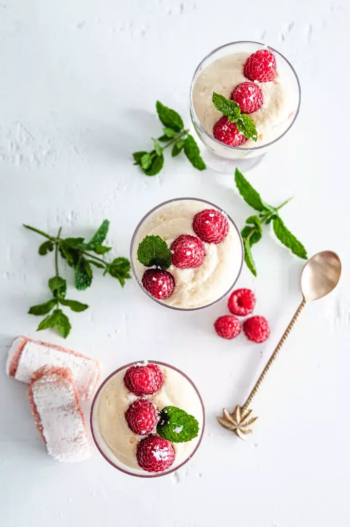 Tiramisu aux framboises et aux biscuits roses de Reims