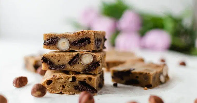 Le blondie à la banane et chocolat noisette, gourmand et facile