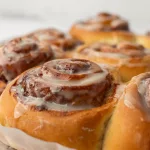 Comment Faire des Cinnamon Rolls Parfaits : Roulés à la Cannelle Maison