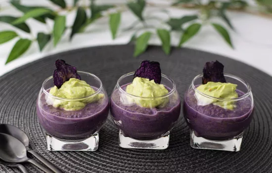 Verrines de pommes de terre vitelotte: recettes créatives