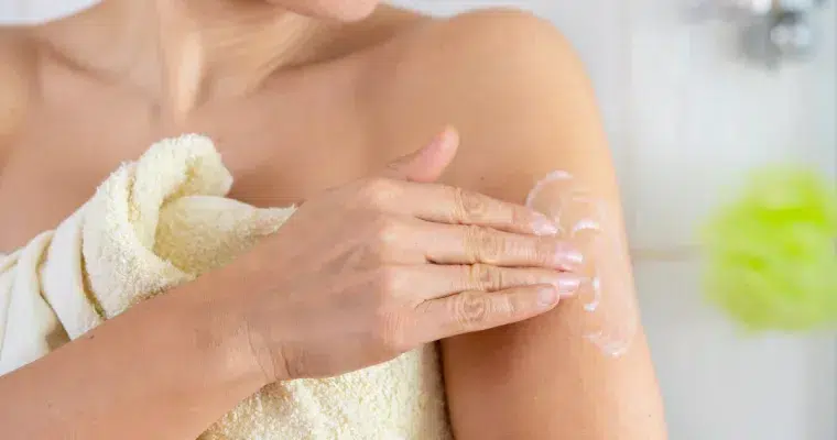 Pourquoi combiner le collagène et l’acide hyaluronique dans ta routine skincare ?