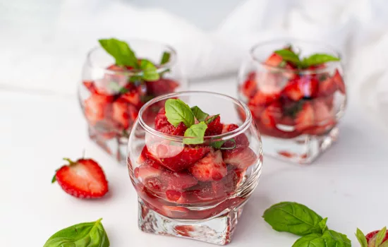 Salade de fraises légère et fraîche : recette facile et rapide pour l&rsquo;été